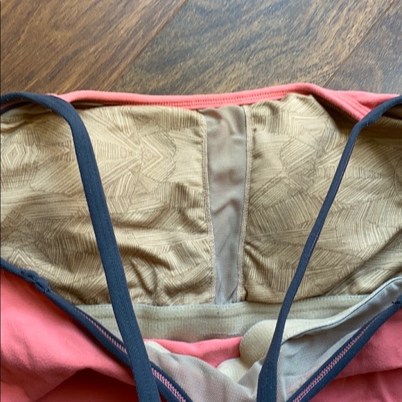 Lululemon Coral/grey Power Y workout top - Picture 3 of 4